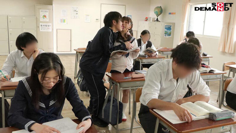 時間停止男が10分間だけ暴走中出し 潮吹き連発の教室セーラー服シーン集！